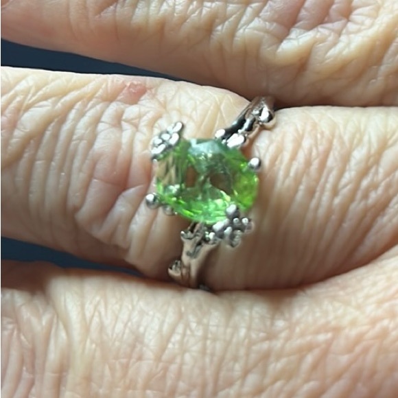 ♥️Beautiful Ring size 10 Green Oval cut Zircon silver plated band look of bamboo - Picture 10 of 12